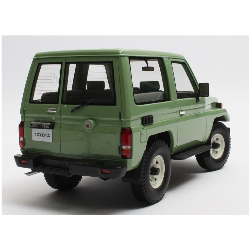 CULT 1:18 Toyota Landcruiser BJ70 1984 - 1989