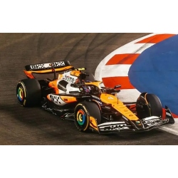 MINICHAMPS McLaren MCL38...